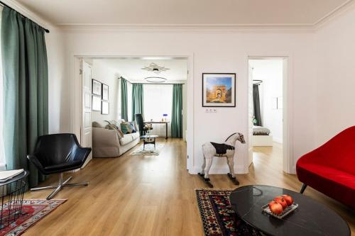 Aristocratic apartment with a parking spot