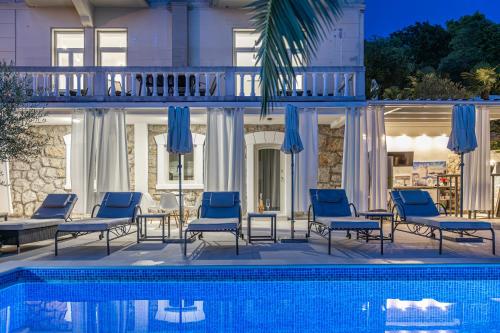 Πισίνα στο ή κοντά στο Villa Vita luxury Apartments