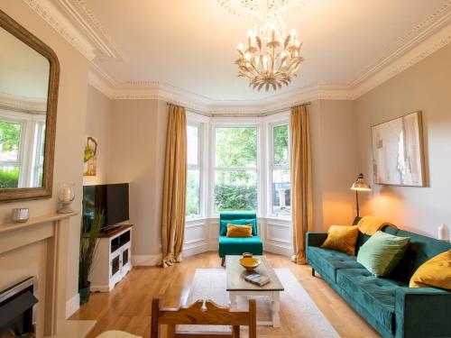 Ruang duduk di Cosy Flat in the Heart of Jesmond - Pass The Keys