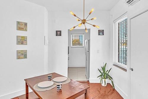 Photo de la galerie de l'établissement Garden APT 3 - Hosted by Sweetstay, à Miami Beach