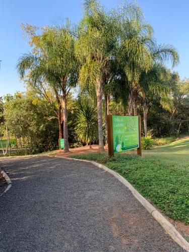 Κήπος έξω από το Casa veraneio ninho verde 2