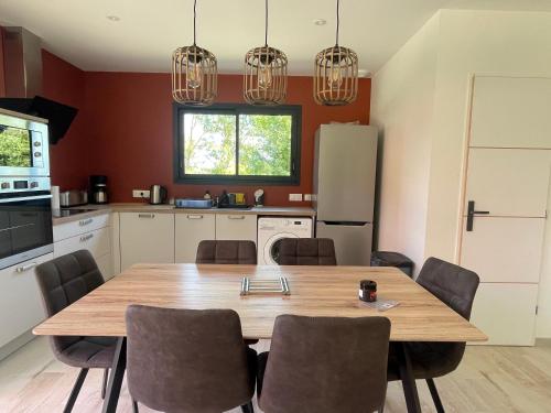 Dapur atau dapur kecil di Gîte Le Bas des Poujades