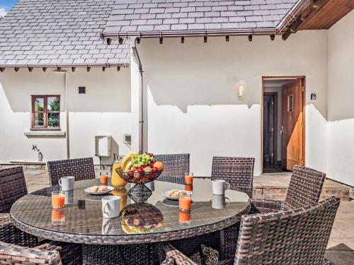 Χώρος καθιστικού στο 4 Bed in Lloc 92687