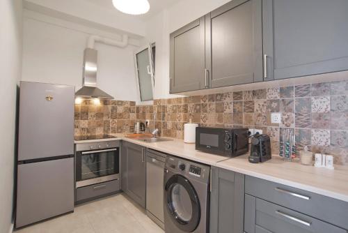 SeaLiv Apartment