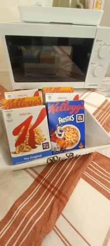 アパートメントの敷地内または近くでの食事または食べ物
