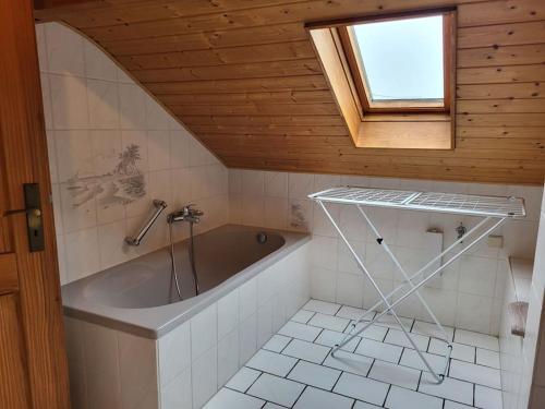 Koupelna v ubytování Wohnung in Windhagen Nähe A3