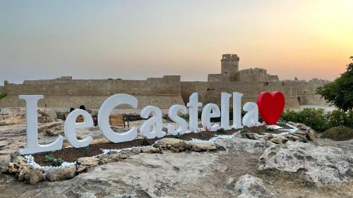 a sign that reads casablanca in front of a castle at Papavero Giallo B&B in Le Castella