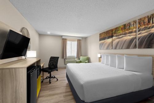 Katil atau katil-katil dalam bilik di Days Inn by Wyndham Carthage