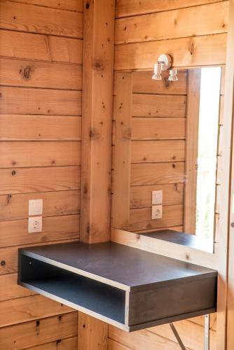 Stratos Wooden Apartment