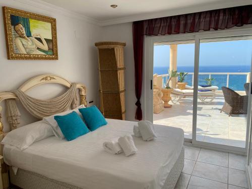 luxury seafront penthouse Calpe
