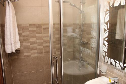 Koupelna v ubytování js hotel suites