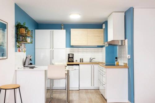 Η κουζίνα ή μικρή κουζίνα στο Appartement neuf, Port Le Légué