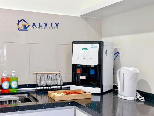 NEW! The Apple Residence I 2-3BR I Game I 5min Jonker - Managed by Alviv Homestayにあるキッチンまたは簡易キッチン