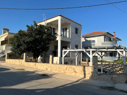 Το κτήριο όπου στεγάζεται  η βίλα