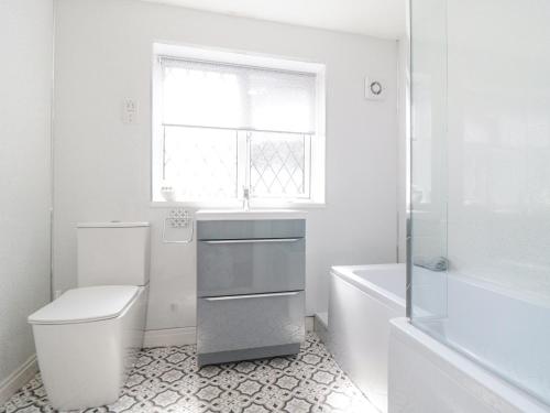 Koupelna v ubytování Narnia Cottage