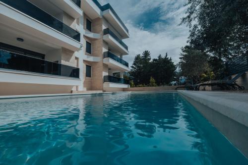 Summer Color Luxury Apartment