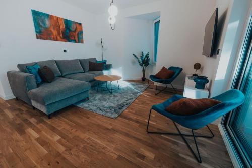 Summer Color Luxury Apartment
