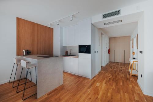 Summer Color Luxury Apartment