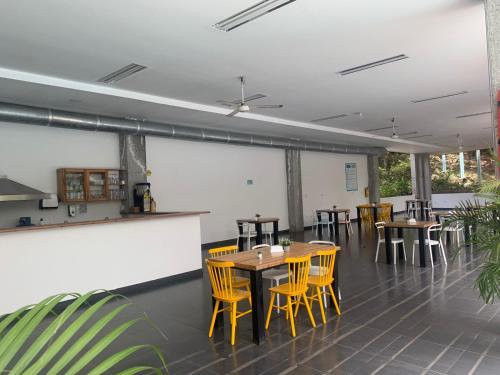 Restaurace v ubytování Hotel Puerto Triunfo
