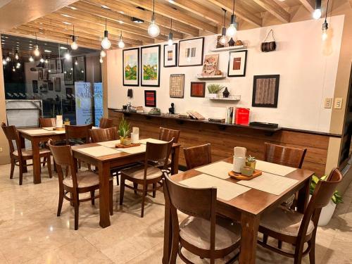 Restaurace v ubytování Baguio Holiday Villas