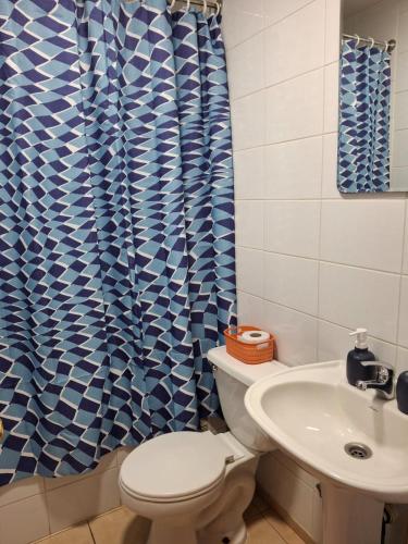 Ένα μπάνιο στο Casa Huedhued