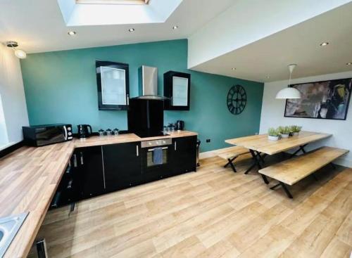 Barn near York with hot tub - Perfect for Groups and Families photo 12
