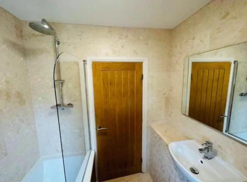 Barn near York with hot tub - Perfect for Groups and Families photo 17