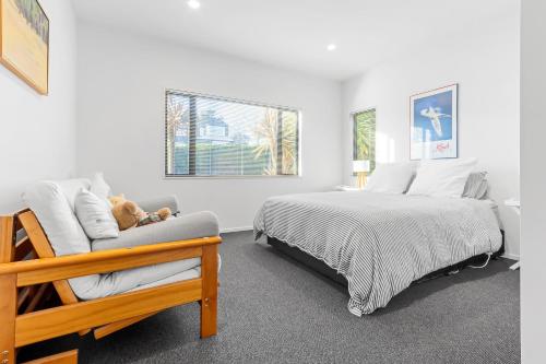 Postel nebo postele na pokoji v ubytování Gather Taupo - Lakeview - Spa Pool