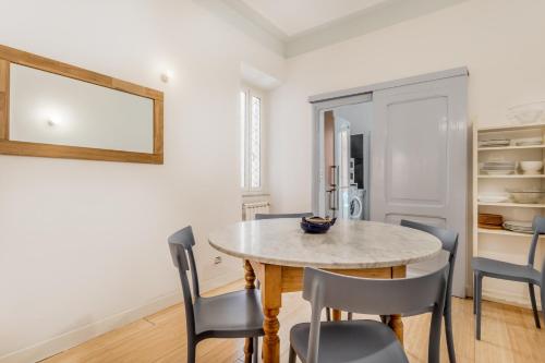 BBHOME Comfort apartment near Colosseum