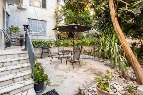 Jeannette's Seaside Getaway - Kalamata Urban Gem