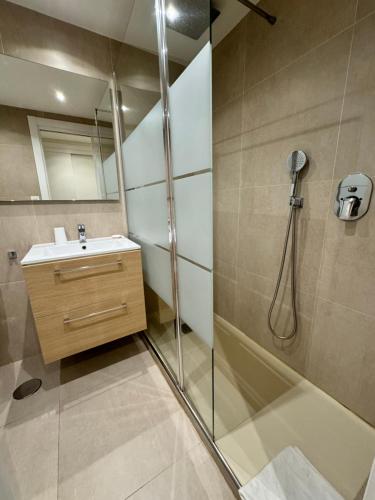 Studio Port Of Marbella Center - EaW Homes