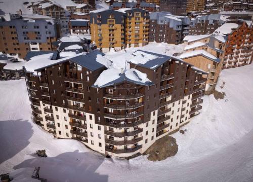 Reine Blanche Condo By AlpineStay im Winter