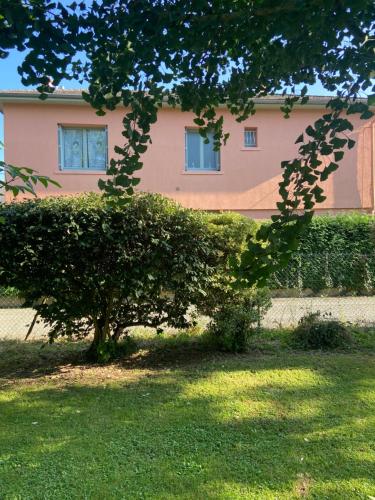 Gallery image of Appartement indépendant dans Villa Corisande in Bagnères-de-Bigorre