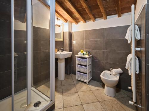 Bilik mandi di I Terzi Di Siena - Rooms Only