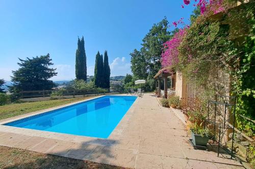 Bazén v ubytování 4 BR Villa with Pool Sea View AC Parking - BENAKEY nebo v jeho okolí