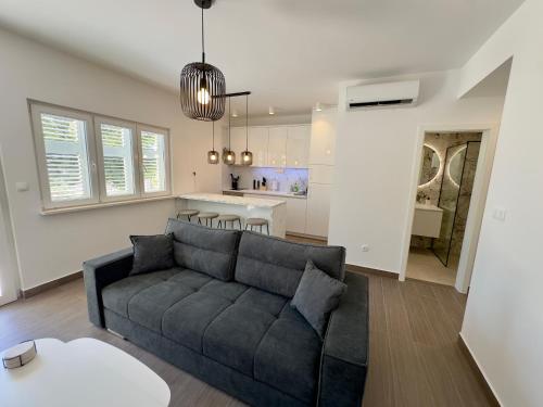 Villa Jolanda Beachside Residence