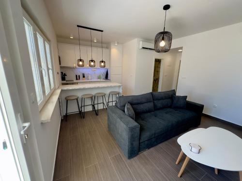 Villa Jolanda Beachside Residence