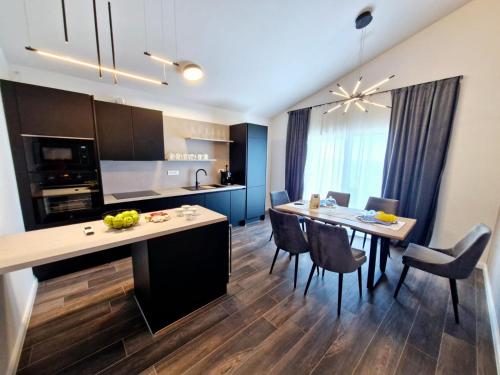 Dapur atau dapur kecil di Sea view Luxury Apart Hotel Villa Conte with swiming pool and romantic SPA