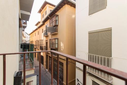 Magic stay in Granada with private parking