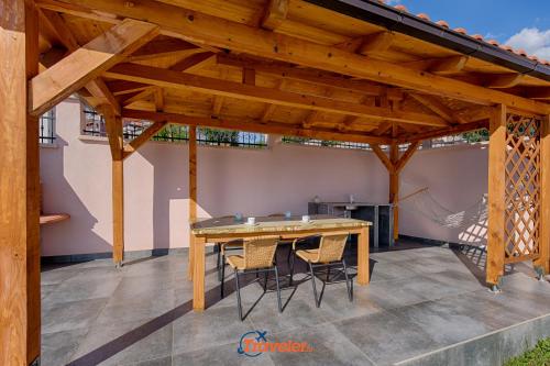 Villa with pool, large garden and beautiful sea view by TRAVELER tourist agency Krk - ID 2210