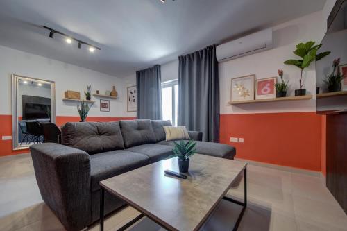 Urban Square Elite Residences by 360 Estatesにあるテレビまたはエンターテインメントセンター