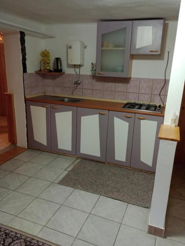 Kuchyň nebo kuchyňský kout v ubytování Apartmán 139