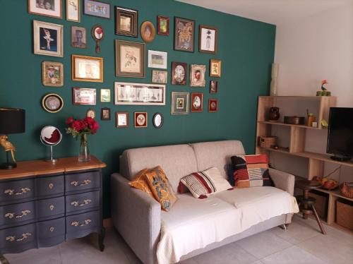 A 6mn de Sanary-5mn plage-Wifi-Balcon-Parking