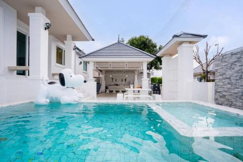 Piscina en o cerca de Walk To The Beach Pool Villa Bangsaray