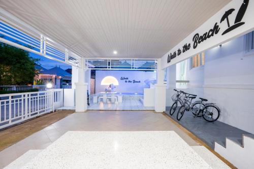 Montar en bicicleta en Walk To The Beach Pool Villa Bangsaray o alrededores