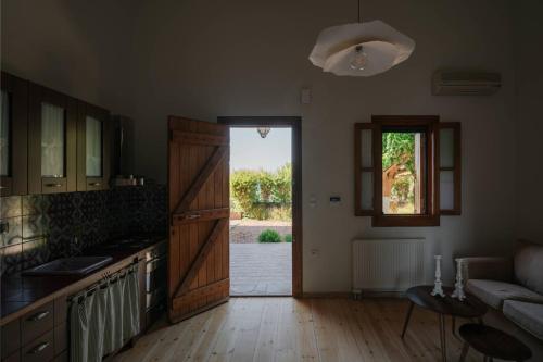 Η κουζίνα ή μικρή κουζίνα στο Terra Casa Private Villa in Aegina Island