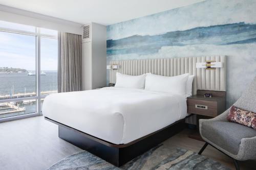 Seattle Marriott Waterfront Image