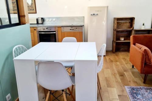 Photo de la galerie de l'établissement Le petit bois - Superbe maison avec jardin, à Nantes