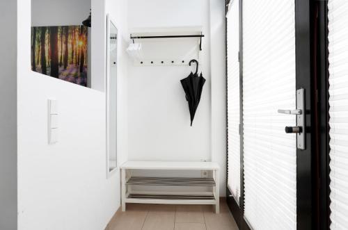 NIEB by ROCKCHAIR Apartments l SUPERHOST Status l 3 Bedrooms Boxspringbeds 3 Bathrooms in Center "Kurfürstendamm" - Cozy Family & Business Flair welcomes you! photo 21
