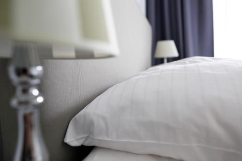 NIEB by ROCKCHAIR Apartments l SUPERHOST Status l 3 Bedrooms Boxspringbeds 3 Bathrooms in Center "Kurfürstendamm" - Cozy Family & Business Flair welcomes you! photo 19